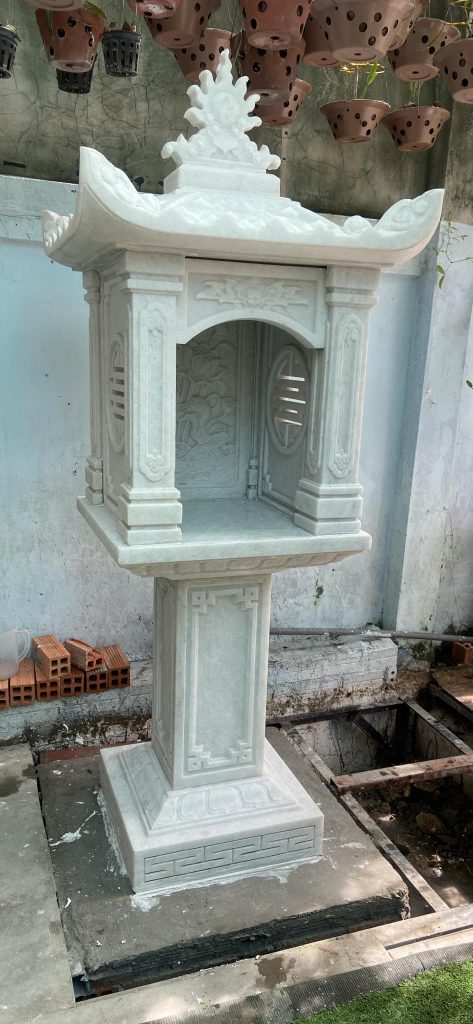 miếu thời ngoài trời ở Tiền Giang
