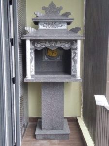 miếu thờ ngoài trời