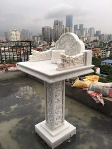 Trong văn hóa Việt Nam, tín ngưỡng thờ cúng tổ tiên, thần linh và các vị hộ mệnh là một phần không thể thiếu trong đời sống tinh thần