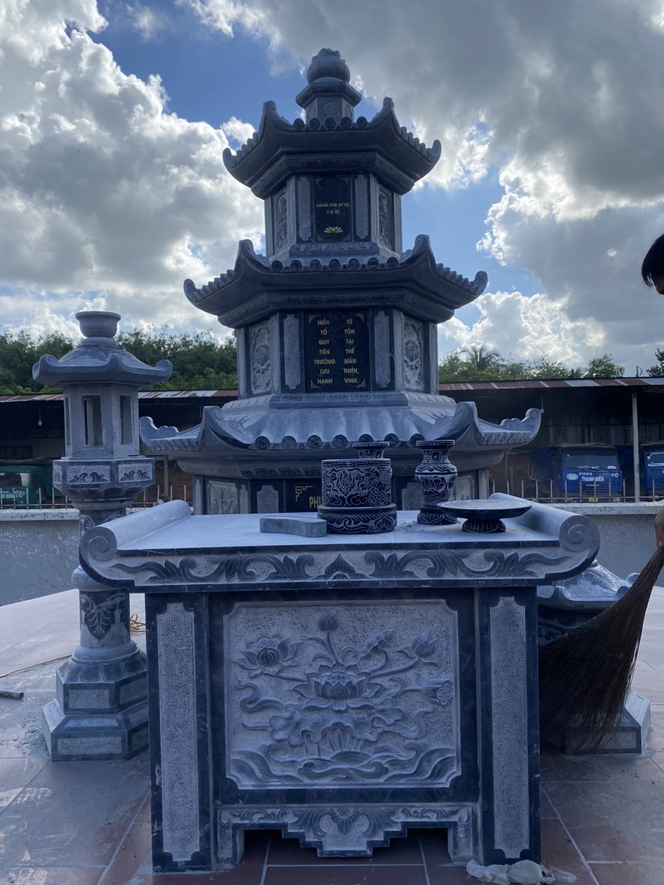 Bàn Thờ Đá Mỹ Nghệ