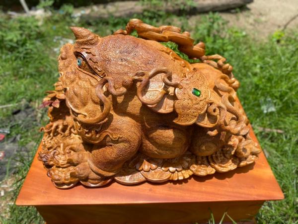 Con Cóc Trong Phong Thủy – Biểu Tượng Chiêu Tài, Hút Lộc Từ Đá Mỹ Nghệ