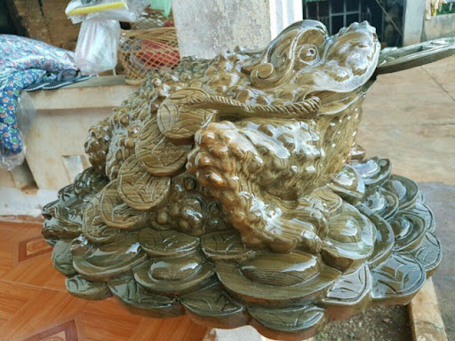 Con Cóc Trong Phong Thủy – Biểu Tượng Chiêu Tài, Hút Lộc Từ Đá Mỹ Nghệ