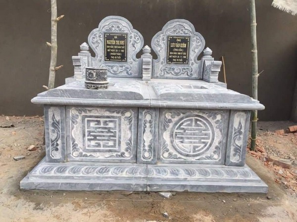 Mộ phần đã xuống cấp nghiêm trọng: Nếu mộ tổ tiên bị sụt lún, nứt vỡ, thấm nước... ảnh hưởng đến phần âm, thì nên tu sửa ngay trong năm nhuận nếu có điều kiện