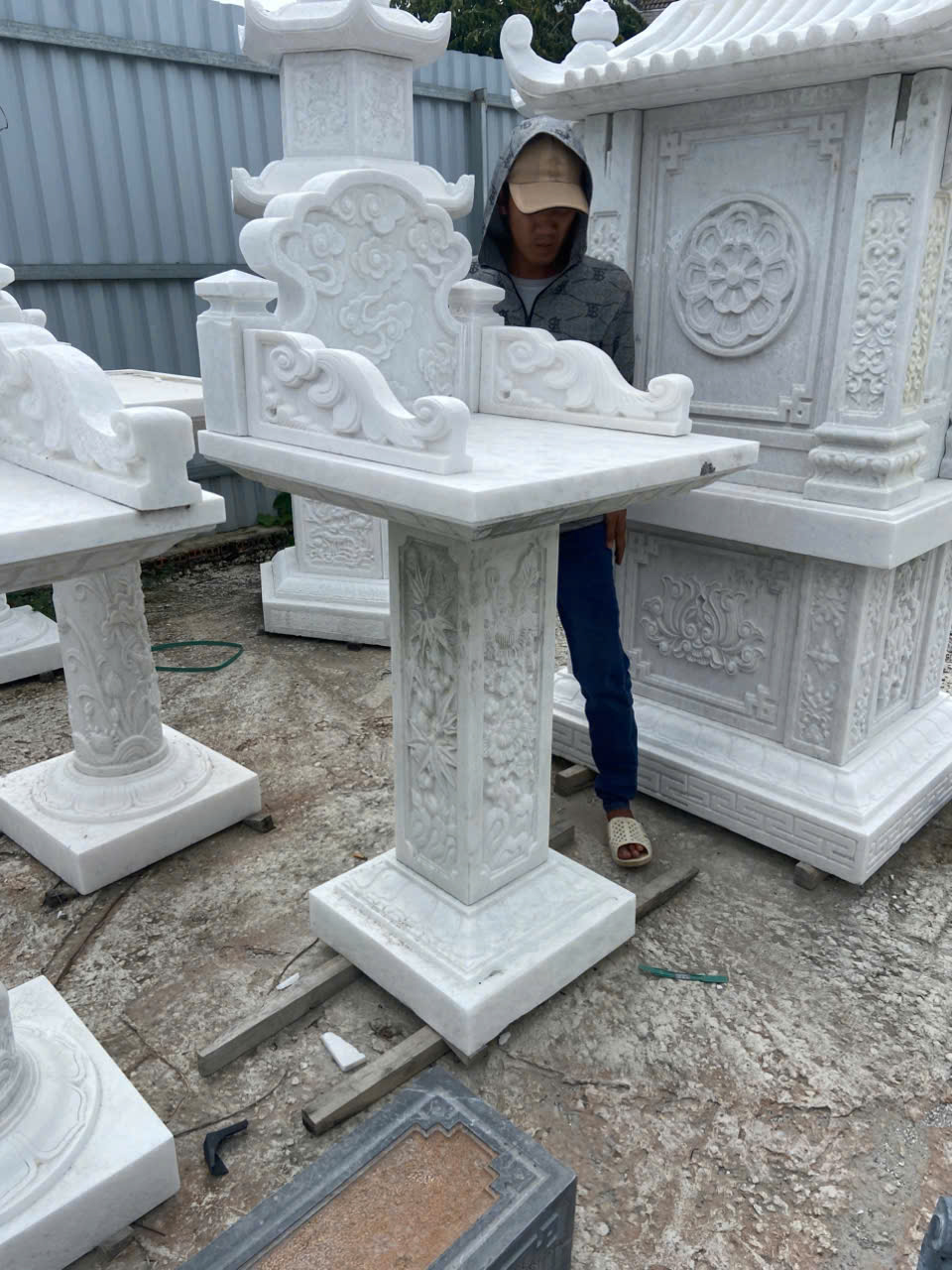 Cây Hương Đá – Công Trình Tâm Linh Bền Vững Từ Đá Mỹ Nghệ