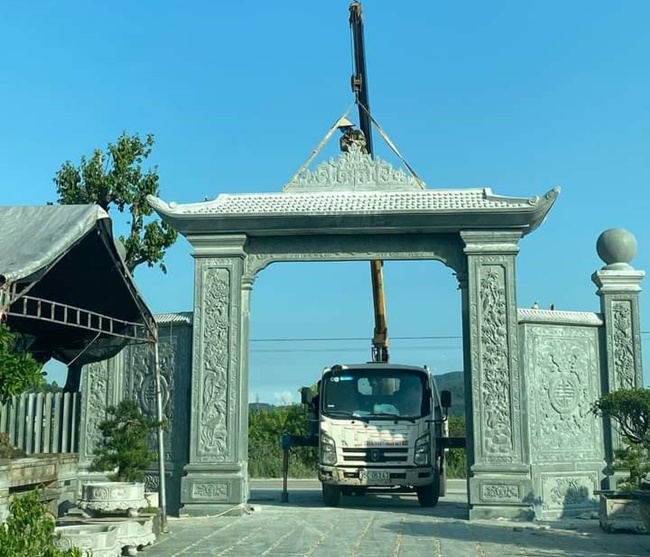 Trong suốt chiều dài lịch sử văn hóa Việt Nam, đình chùa luôn là biểu tượng thiêng liêng, nơi hội tụ tinh hoa kiến trúc, tâm linh và nghệ thuật điêu khắc