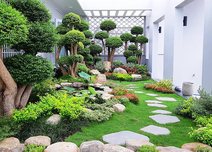 Điểm nổi bật nhất của bồn hoa đá mỹ nghệ nằm ở chất liệu đá tự nhiên – loại vật liệu có tuổi thọ hàng chục, thậm chí hàng trăm năm