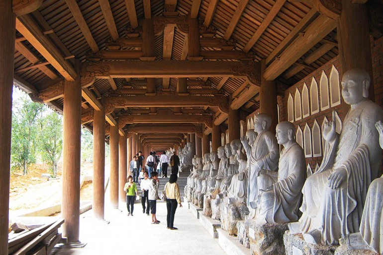 Trải qua hàng trăm năm thăng trầm, làng nghề Ninh Vân vẫn giữ vững vị thế là trung tâm chế tác đá mỹ nghệ lớn nhất Việt Nam