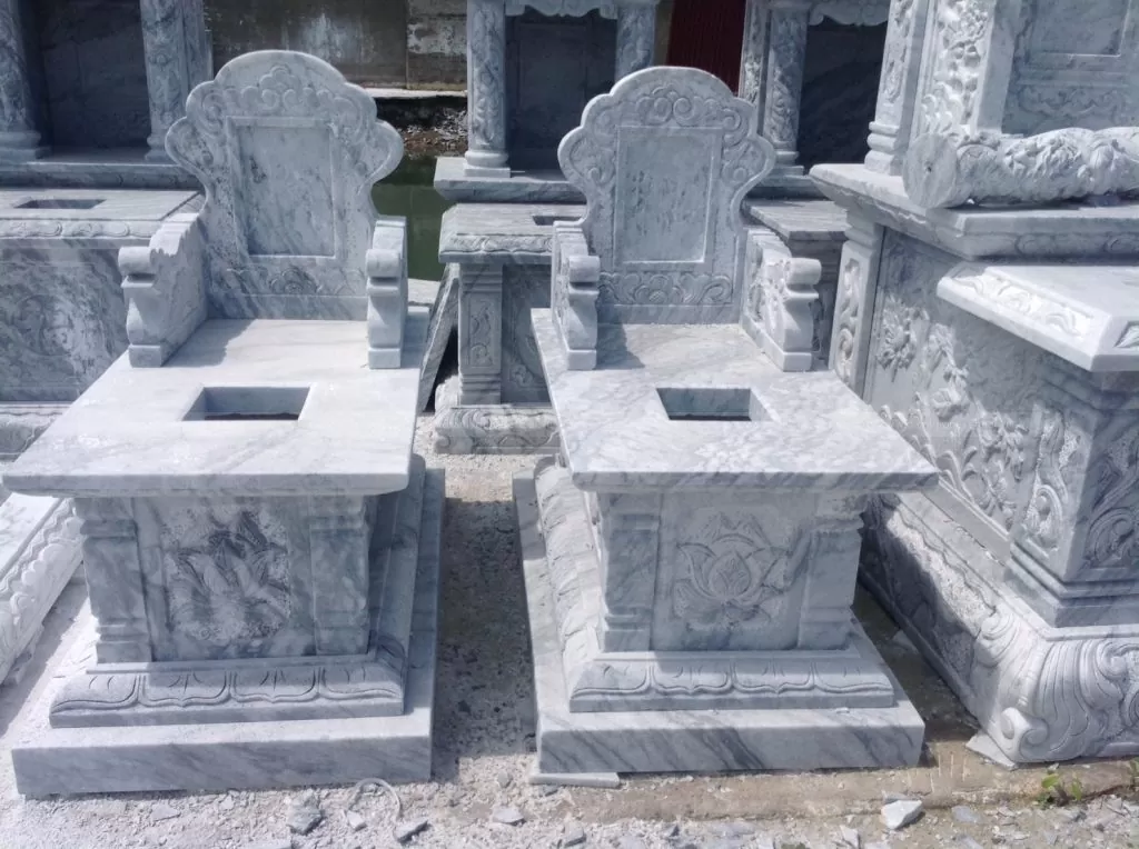 Với đá cẩm thạch hoặc đá ngọc, vân đá mềm mại, uốn lượn như mây khói, tượng trưng cho sự thanh cao, tinh khiết