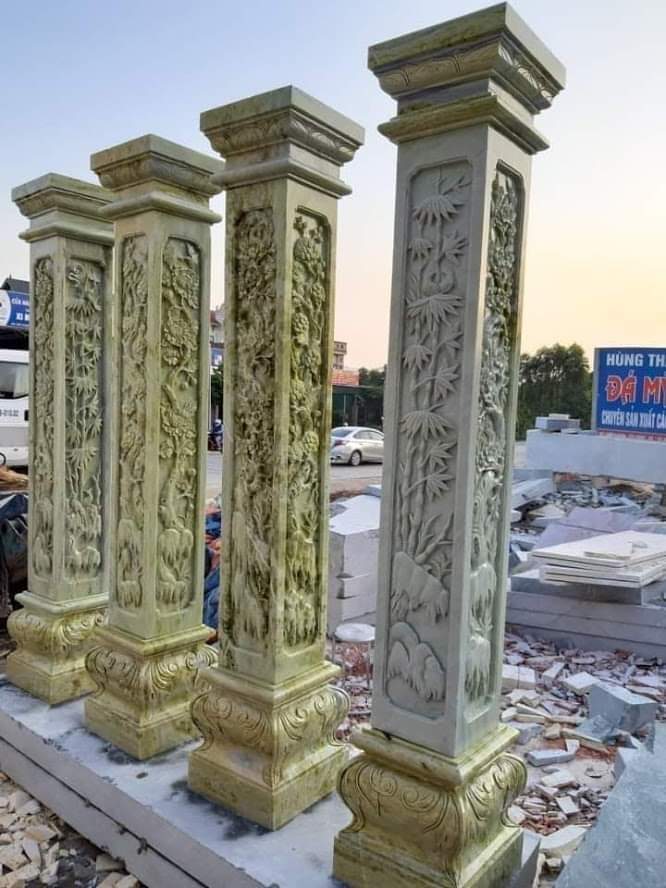 Từ thời Lý – Trần, hình ảnh rồng và phượng đã được đưa vào kiến trúc cung đình, đền chùa, miếu mạo, lăng tẩm và thậm chí là trong nhà thờ họ