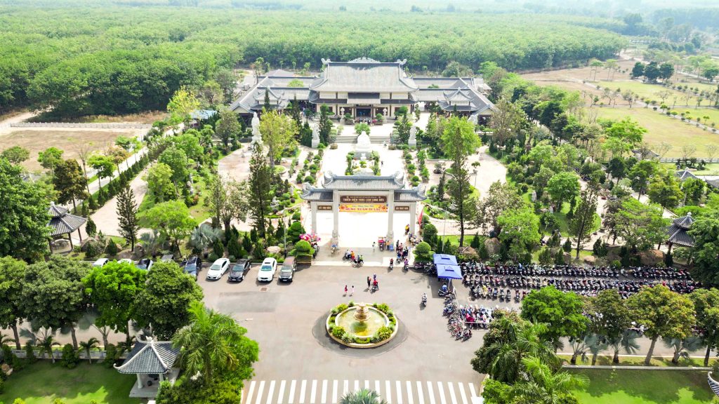 Một khu lăng đá được xây dựng đúng phong thủy, đúng kỹ thuật và chất lượng cao có thể tồn tại hàng trăm năm, thậm chí hàng nghìn năm. Đây là món quà tinh thần mà con cháu hôm nay gìn giữ để thế hệ mai sau tiếp tục trân trọng