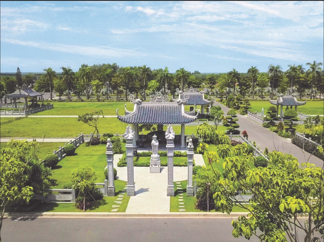 Không nên đặt tên mang ý nghĩa tiêu cực hoặc chứa chữ đồng âm với từ xấu, vì có thể ảnh hưởng đến phong thủy và vận khí của dòng họ