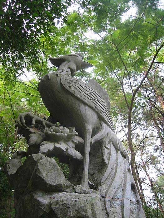 Phụng, hay Phượng Hoàng, là linh vật biểu trưng cho đức hạnh, sắc đẹp và quyền quý