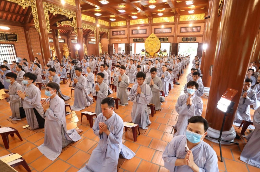 Hồi hướng công đức không chỉ là một nghi lễ tôn giáo mà còn là một triết lý sống nhân văn – biết sẻ chia, biết hướng thiện và tôn trọng những giá trị tinh thần