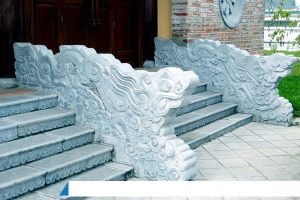 Bậc tam cấp đá tự nhiên – vững chãi và phong thủy cho ngôi nhà Việt