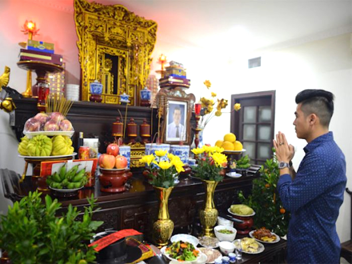 Trên đây là mẫu văn khấn thay bàn thờ mới, mang tính truyền thống và phổ biến trong các nghi lễ tâm linh của người Việt