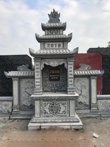 Trong văn hóa tâm linh Việt Nam, việc xây dựng lăng mộ không chỉ là nơi an nghỉ của tổ tiên, ông bà mà còn là biểu tượng của lòng hiếu thảo, tưởng nhớ và tôn vinh cội nguồn