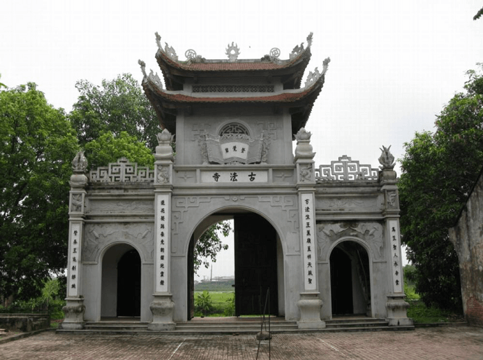 Ý nghĩa của cổng đá, tường rào đá trong khu tâm linh