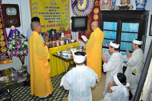 Hiểu và tuân thủ những điều kiêng kỵ trong 49 ngày có tang là cách để gia đình thể hiện sự hiếu kính và giúp linh hồn người thân được an lành, siêu thoát