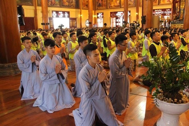 Hồi hướng công đức là hành động thiêng liêng mang ý nghĩa lan tỏa yêu thương và phước lành