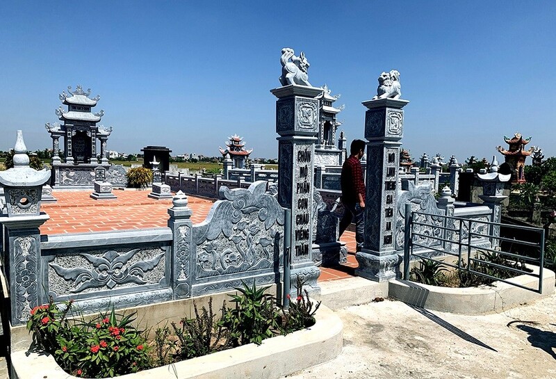 việc đầu tư vào lăng mộ đá không chỉ là sự lựa chọn cho hiện tại mà còn là món quà dành cho thế hệ mai sau – một dấu ấn bền vững qua năm tháng