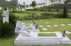 Xem Tuổi Xây Mộ – Bí Quyết Đem Lại Bình An Và Phúc Lộc Cho Con Cháu