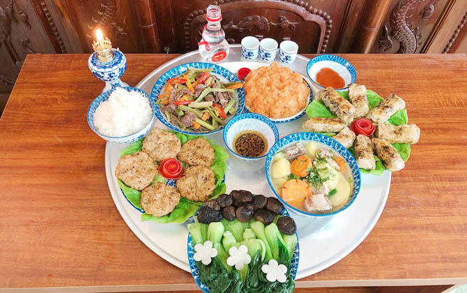Trong văn hóa tâm linh của người Việt, bài cúng cơm trong 49 ngày sau khi người thân qua đời là một nghi lễ vô cùng quan trọng