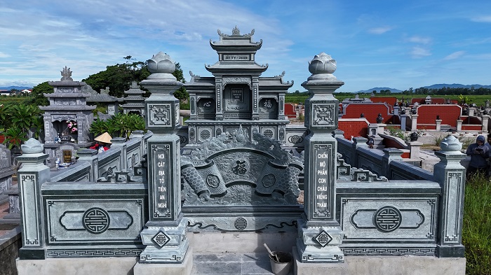 Khi lựa chọn câu đối, gia chủ cần chú ý