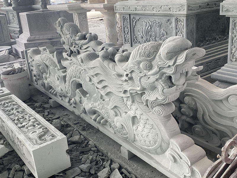 Trong văn hóa Á Đông nói chung và Việt Nam nói riêng, rồng không chỉ là linh vật đứng đầu trong tứ linh “Long – Lân – Quy – Phụng”, mà còn là biểu tượng thiêng liêng gắn liền với quyền lực, phúc lộc và sự trường tồn