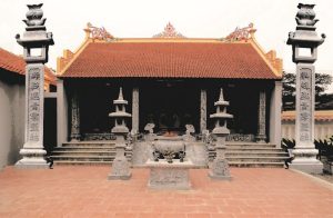 Nhà thờ họ bằng đá – lưu giữ hồn Việt qua từng hoa văn