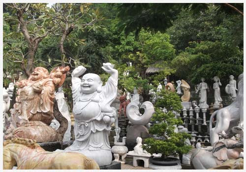 Mỗi khối đá trong tự nhiên đều mang trong mình vân đá, màu sắc và cấu trúc riêng biệt. Không có hai phiến đá nào hoàn toàn giống nhau