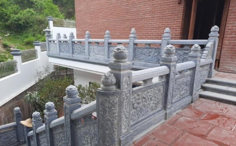 Tường rào đá chạm khắc tinh xảo – bảo vệ và tô điểm công trình