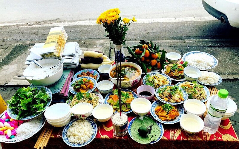 ể buổi lễ thêm phần trang nghiêm và thể hiện lòng thành, gia chủ cần chuẩn bị đầy đủ các lễ vật cúng Thần Tài