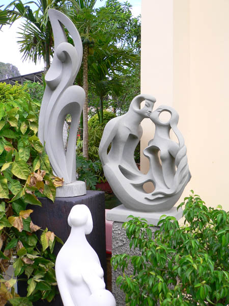 Trong thời đại du lịch trải nghiệm và du lịch hình ảnh, các tác phẩm tượng đá tự nhiên trở thành điểm check-in lý tưởng, giúp resort thu hút du khách nhờ những góc ảnh độc đáo