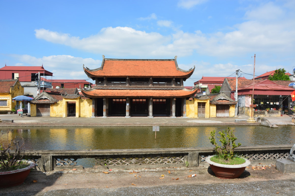 Không giống vật liệu nhân tạo, đá tự nhiên sở hữu tuổi đời hàng triệu năm cùng kết cấu cứng rắn, chống chịu tốt với nắng mưa và biến đổi thời tiết