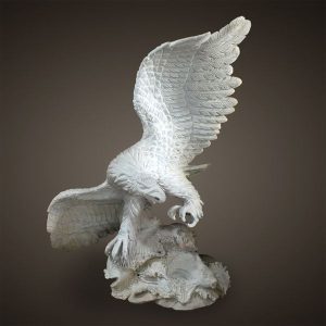 Tượng đại bàng đá – quyền lực và tự do