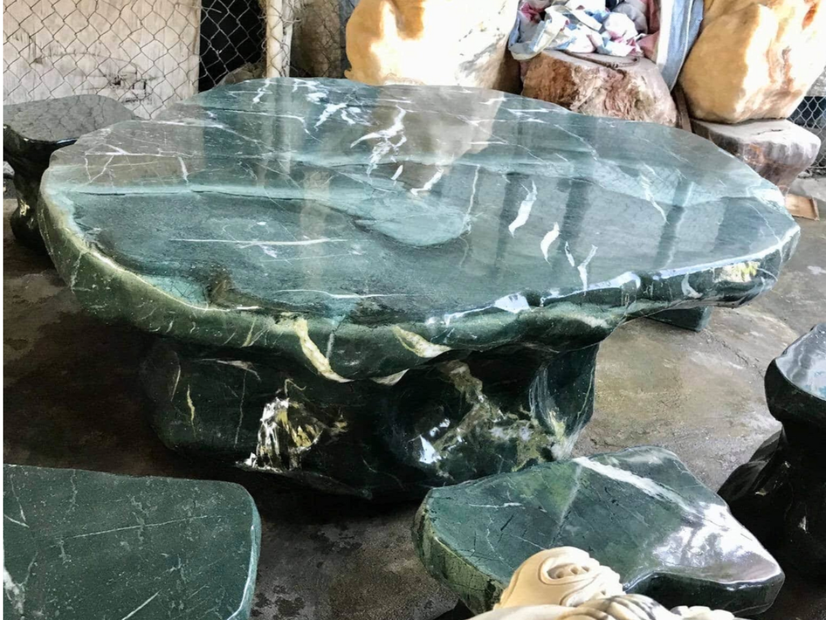 Ngày nay, ghế đá mỹ nghệ được ứng dụng rộng rãi trong nhiều không gian