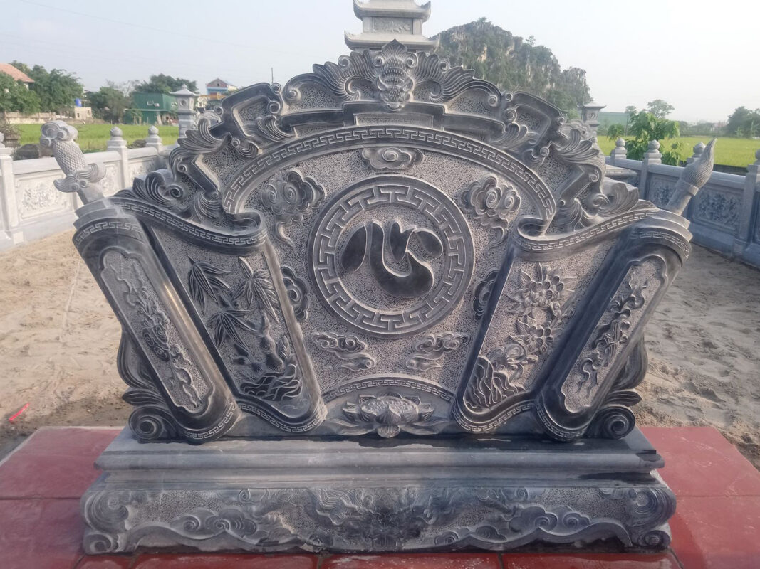 Đá mỹ nghệ thường có trọng lượng rất lớn. Một cột đá, bức bình phong hay tượng đá cỡ trung có thể nặng từ vài trăm ký đến vài tấn