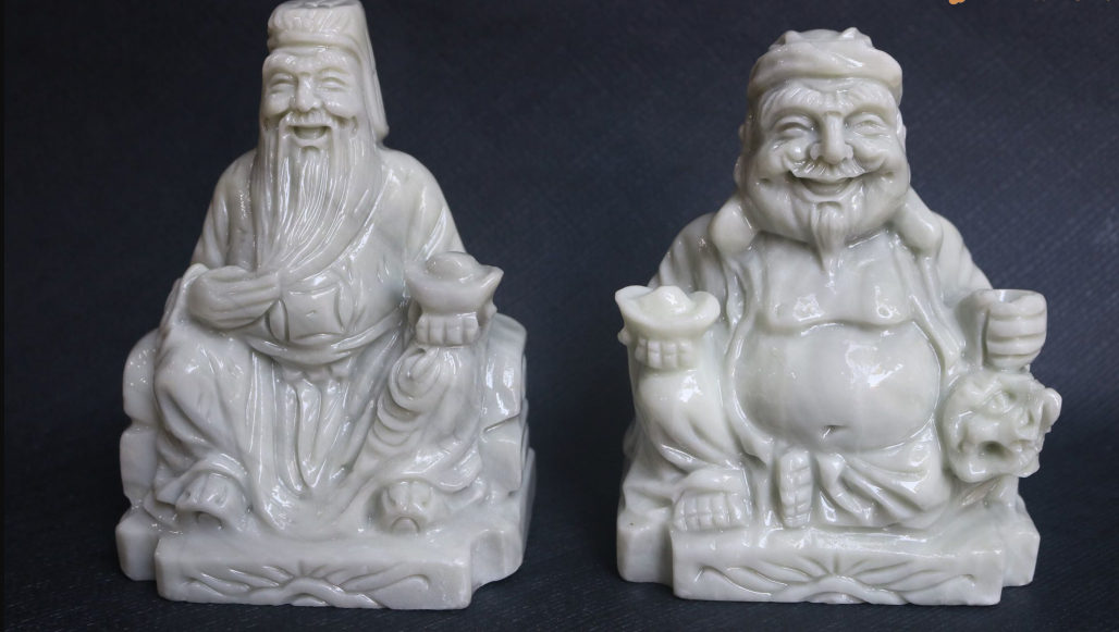 Tượng Ông Địa bằng đá hội tụ đủ ba yếu tố: ý nghĩa tâm linh – tính thẩm mỹ – độ bền vững. Nó không chỉ là vật phẩm phong thủy mà còn là một phần của nghệ thuật điêu khắc dân gian