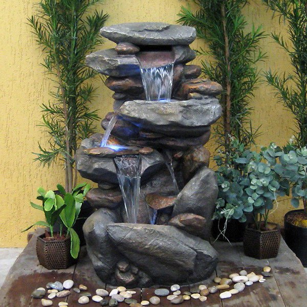 Trong nghệ thuật bài trí không gian sống và không gian tâm linh, thác nước đá phong thủy đang trở thành một trong những hạng mục được nhiều gia chủ và công trình kiến trúc lựa chọn