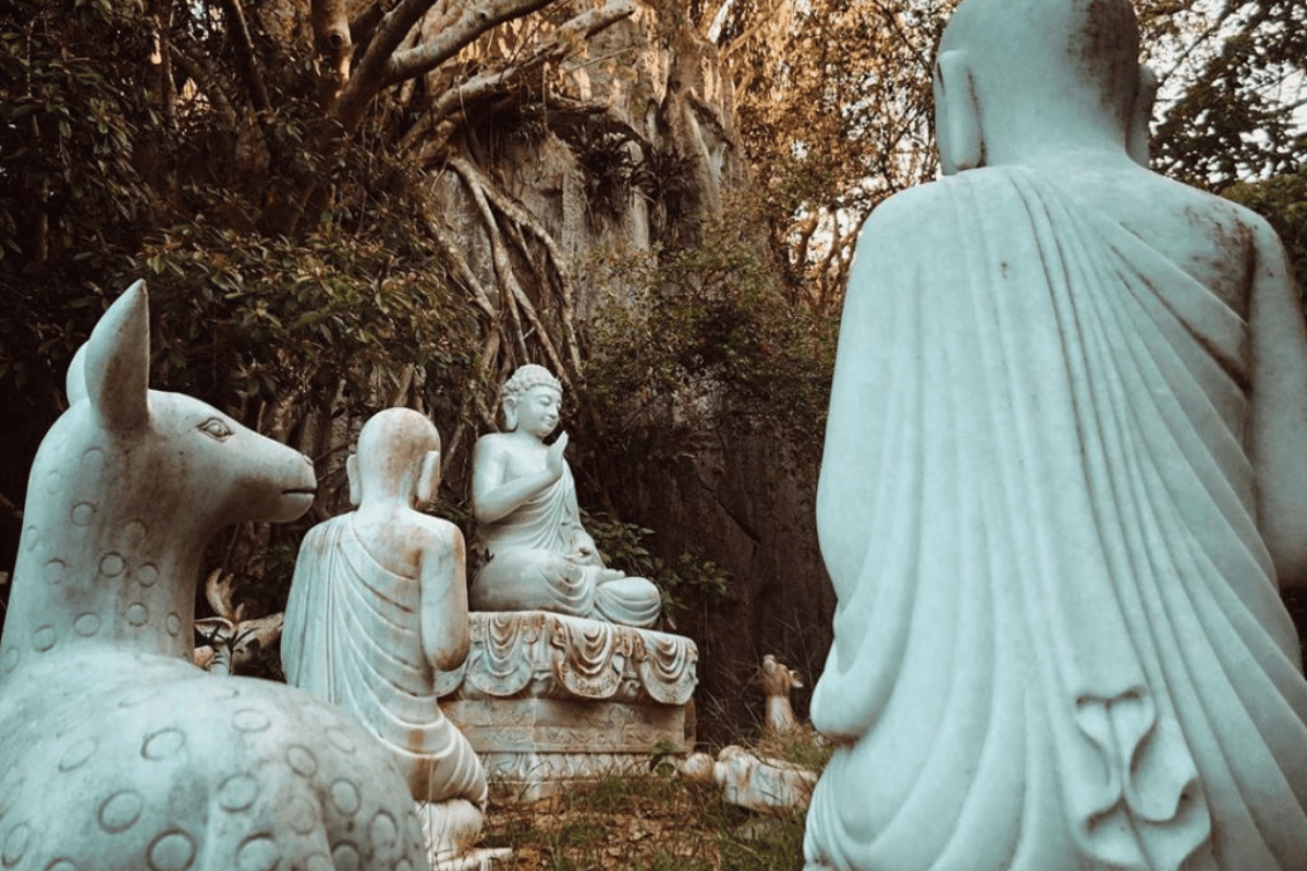 Đá vốn vô tri, nhưng dưới bàn tay nghệ nhân, chúng trở nên sống động và có hồn. Mỗi tác phẩm đá mỹ nghệ đều gắn với một câu chuyện: về văn hóa, phong tục, tín ngưỡng hay triết lý sống của người Việt