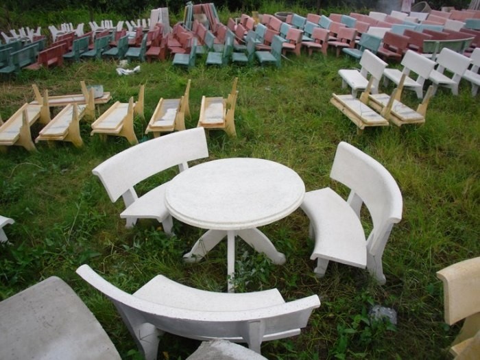 Ghế đá mỹ nghệ không chỉ đẹp mà còn có tuổi thọ vượt trội. Sản phẩm hầu như không cần bảo dưỡng, không bị ảnh hưởng bởi thời tiết, càng sử dụng lâu càng tạo nên vẻ cổ kính tự nhiên