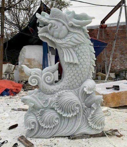 Tượng Cá chép hóa rồng đá – Biểu tượng vươn lên