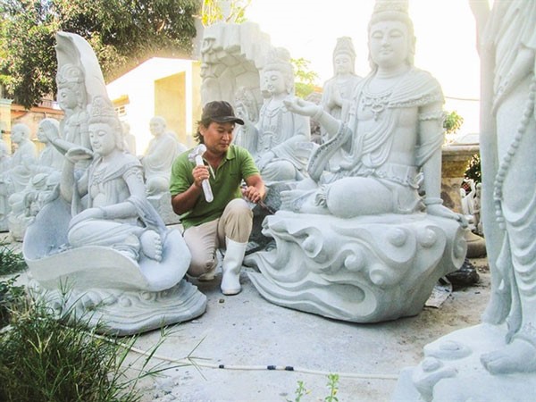 Đá từ lâu đã xuất hiện trong các công trình kiến trúc cổ, từ đền chùa, lăng tẩm đến các di tích văn hóa