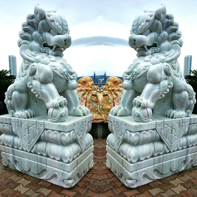 Kỳ Lân được xem là linh thú biểu tượng cho sự thiện lành và trí tuệ. Khi được đặt trước cổng nhà, cổng cơ quan hay đình chùa, tượng Kỳ Lân đá có tác dụng trấn trạch