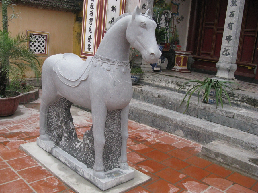 Tượng ngựa đá không chỉ là vật phẩm trang trí hay biểu tượng phong thủy mà còn là sự gửi gắm của con người về khát vọng vươn lên, chinh phục và thành công