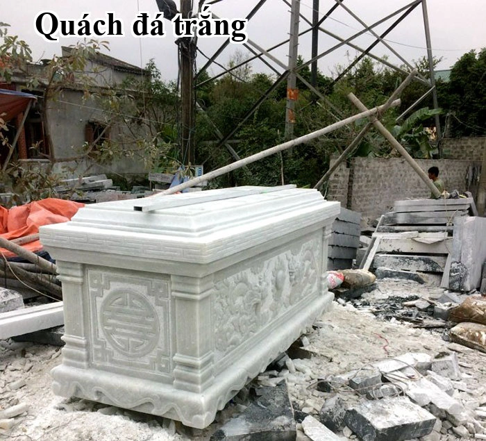 Tiểu quách đá là hộp hoặc khối chứa dùng để đặt hài cốt sau khi cải táng. Thông thường, tiểu quách gồm hai phần: tiểu (đựng hài cốt) và quách (lớp bảo vệ bên ngoài)