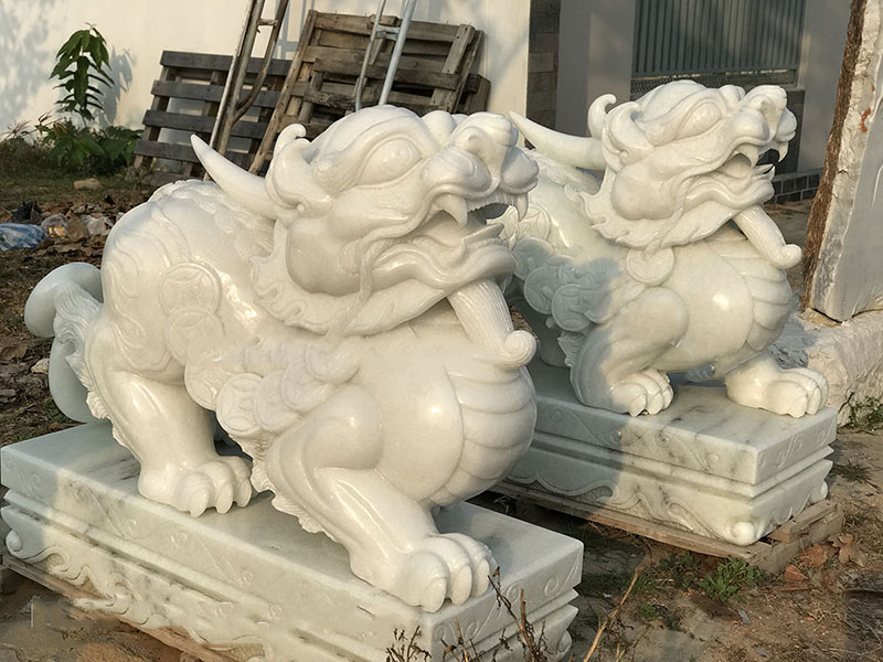 Tỳ Hưu là linh vật phong thủy nổi tiếng với khả năng hút tài lộc mà không thất thoát