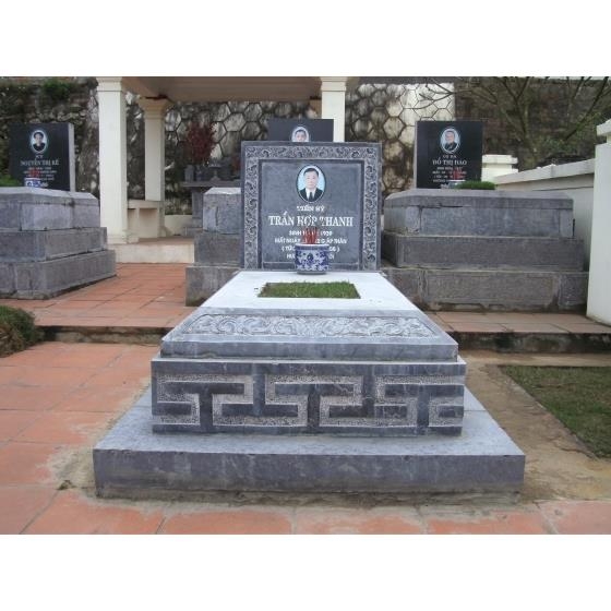 Mỗi loại đá mang đến cho nghệ nhân những cảm hứng và thử thách riêng. Từ độ cứng, độ mịn đến màu sắc và vân đá, tất cả đều ảnh hưởng đến kỹ thuật chế tác và phong cách thể hiện