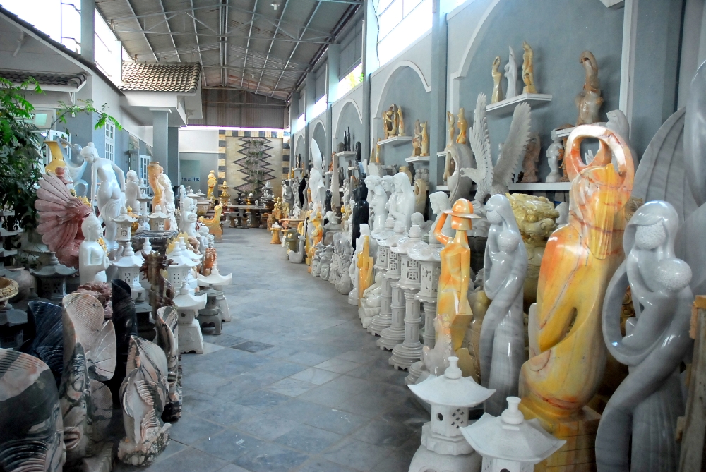 Tượng đá mỹ nghệ phong thủy rất đa dạng về hình tượng. Mỗi mẫu tượng đều mang một ý nghĩa riêng, phù hợp với từng mong cầu của gia chủ