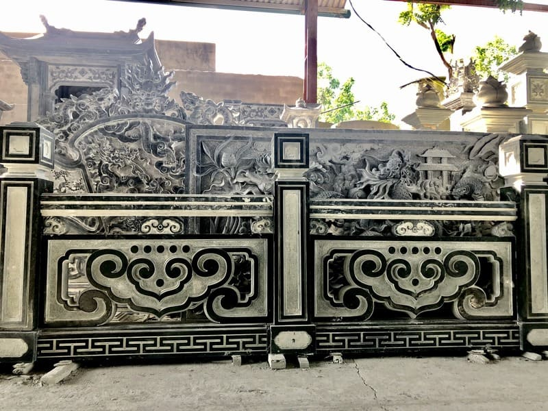 Với xu hướng quay về những giá trị truyền thống, lan can đá càng được ưa chuộng trong nhiều công trình hiện đại. Sự kết hợp giữa vẻ đẹp tự nhiên và tay nghề chạm khắc tinh xảo đã giúp lan can đá trở thành biểu tượng của sự bền vững, sang trọng